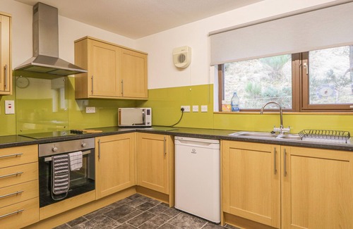 Alvie Cottage | TIGH AN TEARLACH, pet friendly, with open fire in Kincraig