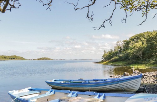 Cornamona Cottage | TIGH MHICHEAL PHAIDIN, family friendly in Clonbur, County Galway