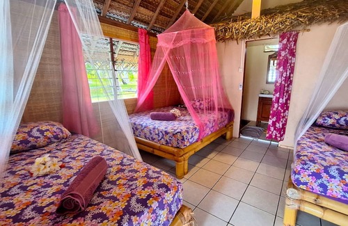 Tuherahera Bed & Breakfast | TIKEHAU - Bungalow Pacific Beach Family