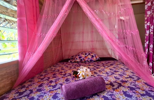 Tuherahera Bed & Breakfast | TIKEHAU - Bungalow Pacific Beach Family