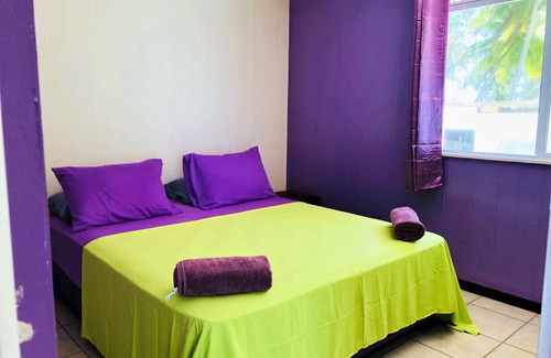Tuherahera Bed & Breakfast | TIKEHAU - Hina Pink Room