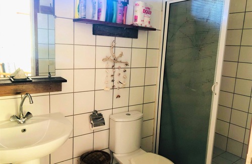 Tuherahera Bed & Breakfast | TIKEHAU - Hina Pink Room