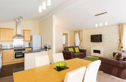 Tilford Resort | Tilford Woods Lodge Retreat