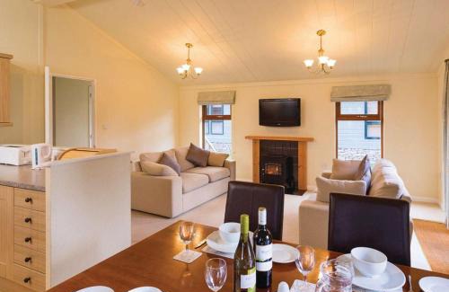 Tilford Resort | Tilford Woods Lodge Retreat