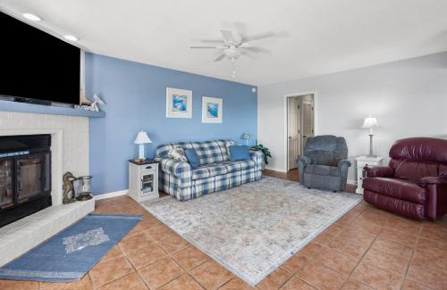 Cordesville Apartment | Tilghman Lakes D4 condo