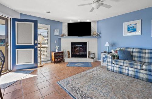 Cordesville Apartment | Tilghman Lakes D4 condo