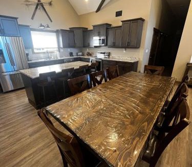 Valemount House | Timber Lodge