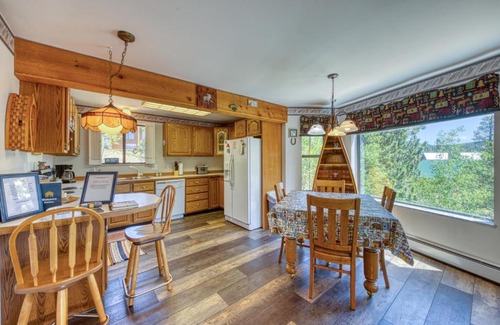Spring Valley House | Timberline Manor