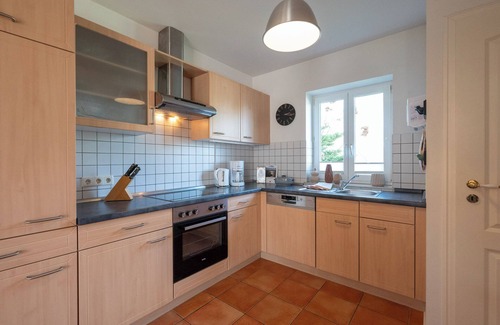 Wormshoft House | Time out - terrace, garden furniture, shower room, fireplace, washing machine, parking space