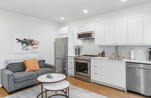 East Queen Anne Apartment | Time Travelers Cowboys Sweet Suite