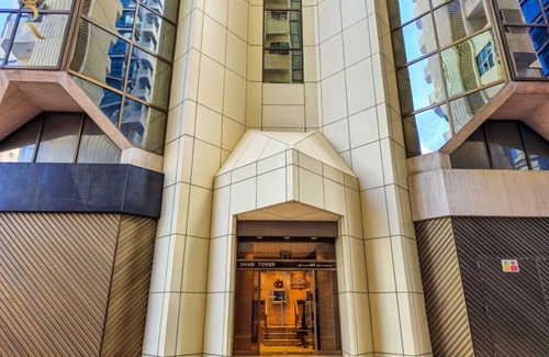 Al Danah Apartment | Timeless Elegance: Italian-Style Penthouse Retreat