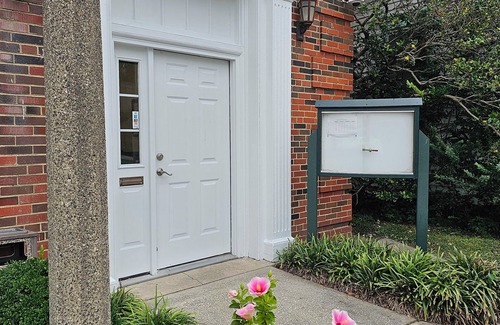 Onancock House | Timeless Elegance with Modern Luxury: Historic 6-Bedroom Home-Newly Renovated!