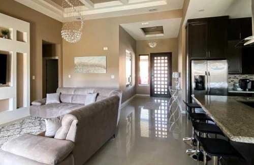 Brownsville House | Timeless Memories