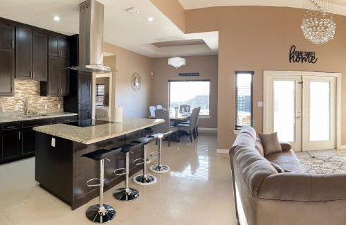 Brownsville House | Timeless Memories