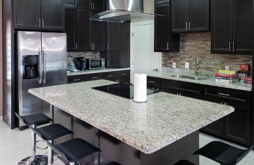 Brownsville House | Timeless Memories
