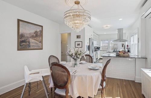 Bancroft House | Timeless Tudor I Cozy & Stylish