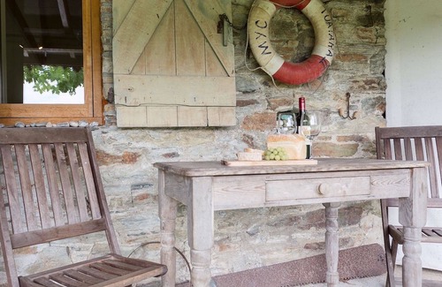 Morwellham Cottage | Tin mine riverside retreat, log fires, views, wildlife, ruins, pet-friendly