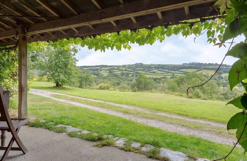 Morwellham Cottage | Tin mine riverside retreat, log fires, views, wildlife, ruins, pet-friendly