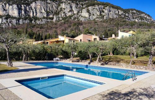 Corno House | TINA HOME LAKE VIEW
