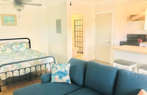 North Palmetto Point Cottage | Ting'um is the Spot to Stay on BANKS ROAD