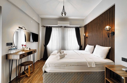 Bozcaada House | Tinos Otel & Bağ Evi (+12 Yaş)