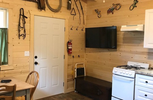 Essex Cabin | Tiny Cabin for Couples