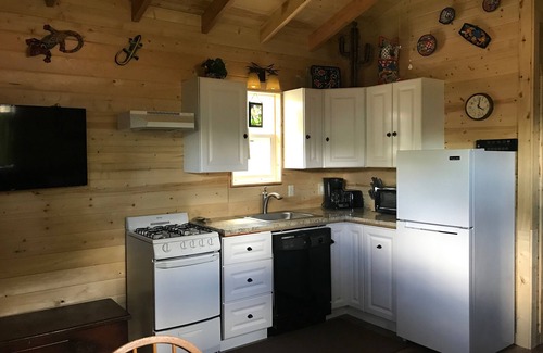 Essex Cabin | Tiny Cabin for Couples
