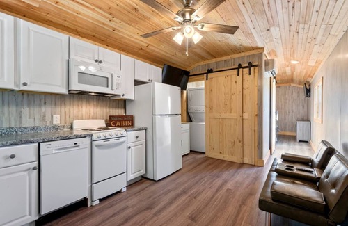 Albertville Apartment | Tiny cabin on 10 acres with pond