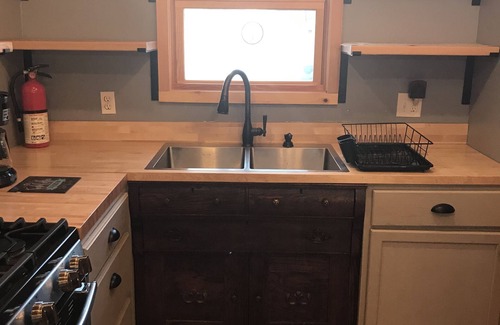 Longville Cabin | Tiny Cabin On Private 5 Acre Wooded Lot w/in 1.5 miles of WOMAN LAKE
