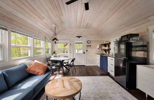 Great Cacapon Apartment | Tiny Cabin w Fire Pit Game Room and Dog Friendly