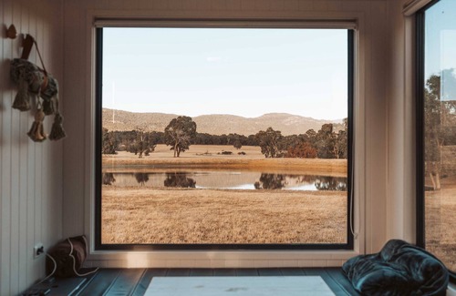 Pomonal Cabin | Tiny Elliott Summary: