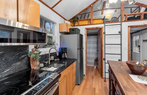 Shreveport Cabin | Tiny Emerald -Cabin on Emerald Isle with Kayaks! Emerald Isle Cabins, Shreveport, La.