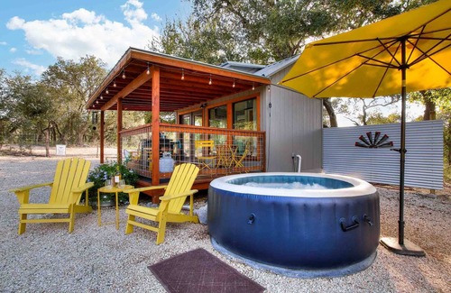 Hondo Cabin | Tiny Farmhouse Getaway
