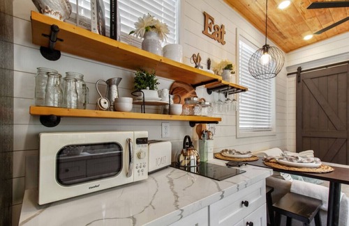 Canyon Country House | Tiny Farmhouse on Wheels! No Pet Fee!