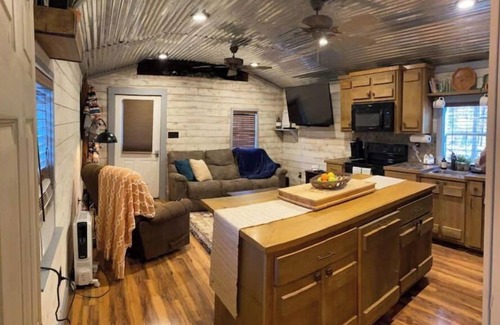 Summit Cabin | Tiny Home located on the Bogue Chitto River