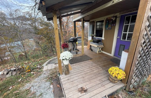 Meadow Bridge House | Tiny home overlooking the river with SPECTACULAR VIEWS and lots of extras!
