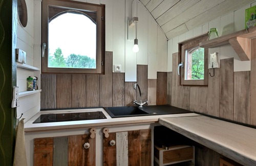 Arrien-en-Bethmale House | Tiny Home 'Roulotte Appoline' with Mountain View, Private Terrace and Private Garden