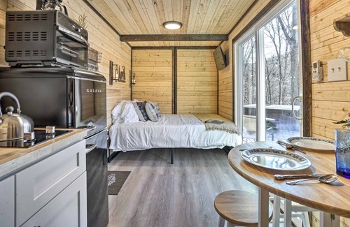 Loudonville Apartment | Tiny Home w/Hot Tub By Mohican State Park!