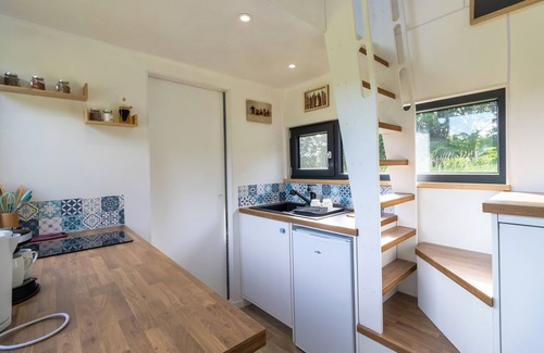 Mazeyrolles House | Tiny House in Saint-Cernin-de-l'Herm – Shared Pool & Relaxing Stay for 4 Guests