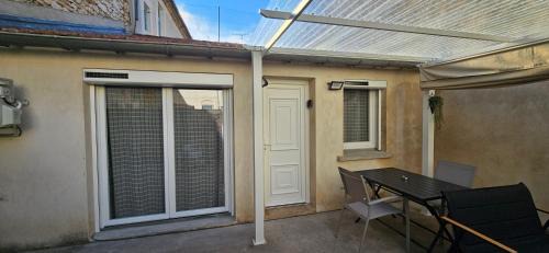 Faubourg Apartment | Tiny house au cœur de la petite Rome Française