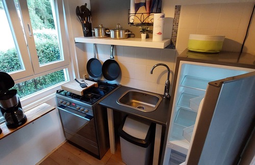 Wernsdorf House | Tiny house by the lake! Lakeside yard with an own jetty and sauna!