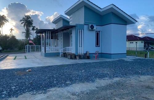 Kangar House | Tiny house by Cg Azizan & Milah