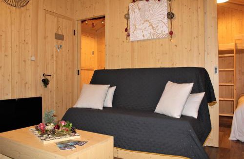 Magnieres Cabin | Tiny house - Cabane sur pilotis - Etat Nature