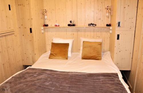 Magnieres Cabin | Tiny house - Cabane sur pilotis - Etat Nature