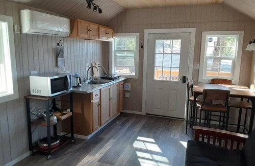 Montague Cabin | Tiny house on private 20 acres along the Klamath River.