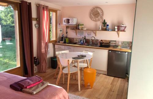 Saints-en-Puisaye Ski Chalet | Tiny-House sous les arbres et les oiseaux