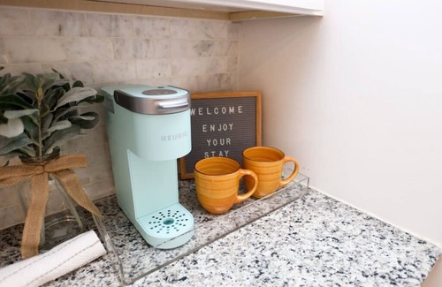 Villa Heights House | Tiny House, Walk to Light Rail and Optimist Food Hall