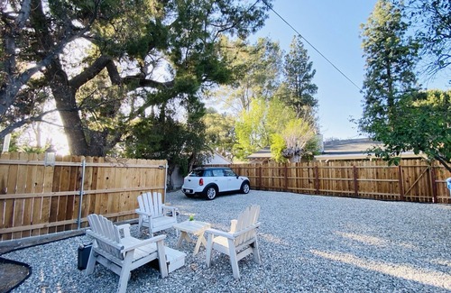 Porter Ranch House | Tiny House with HOT TUB , good up to 4 guests!