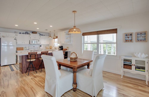 Ochlockonee Bay House | Tiny Tides Waterfront Cottage