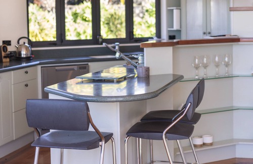 Clevedon House | Tio Point - Clevedon Family Getaway